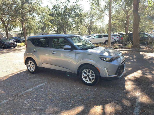 2023 kia soul lx