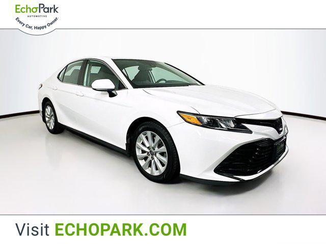 2020 toyota camry le