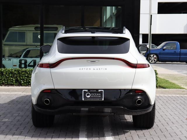 2021 aston martin dbx base