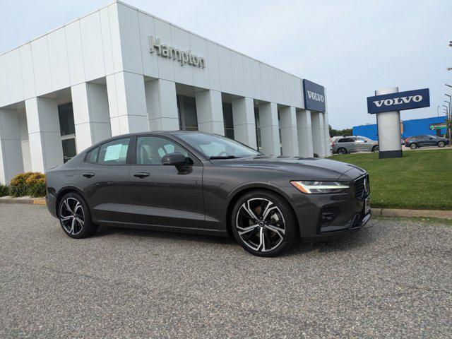 2024 volvo s60 b5 core dark theme