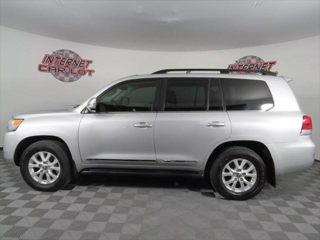 2020 toyota land cruiser base