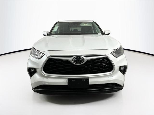 2023 toyota highlander le