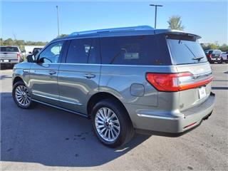 2020 Lincoln Navigator standard