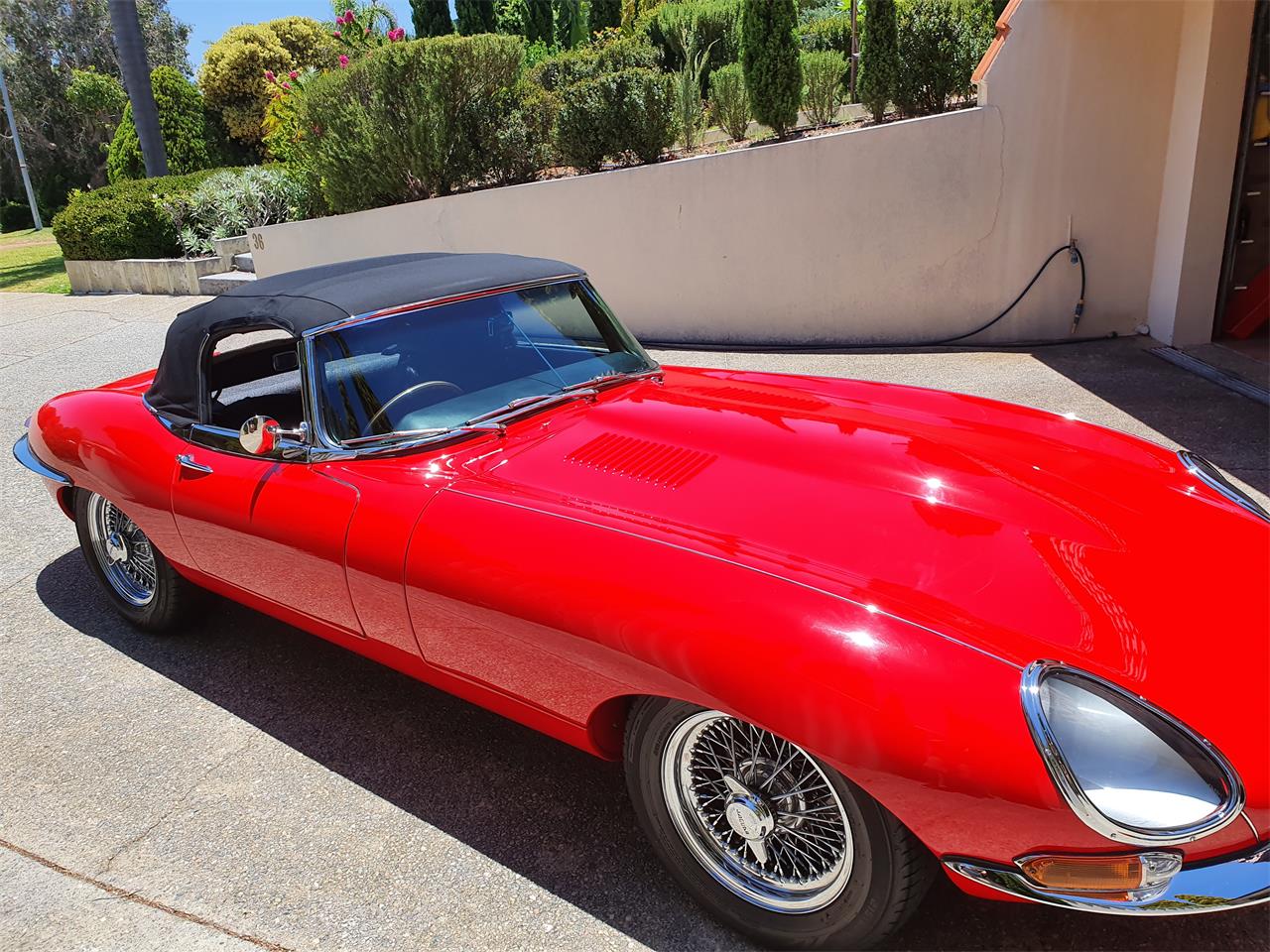 jaguar e-type