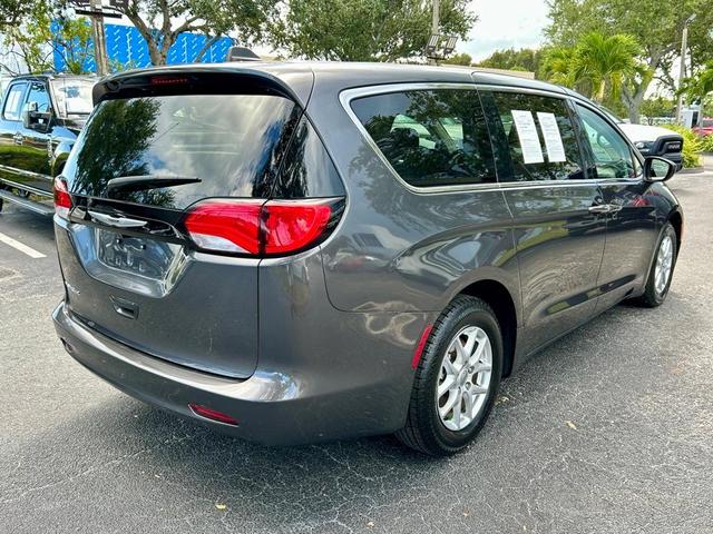 2022 chrysler voyager lx