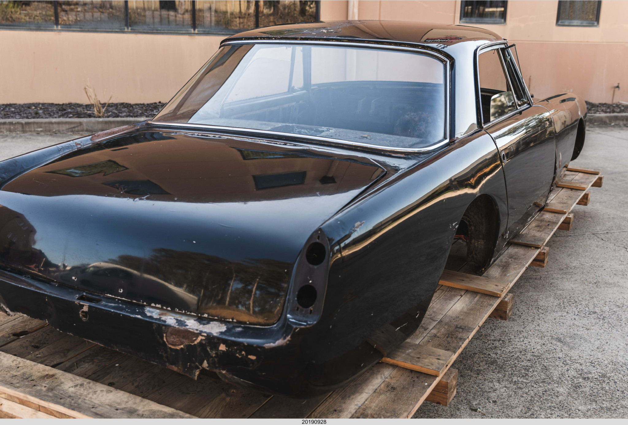1958 ferrari 250 gt coupe pinin farina body shell