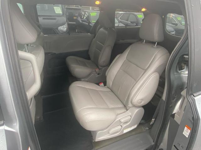 2018 toyota sienna xle