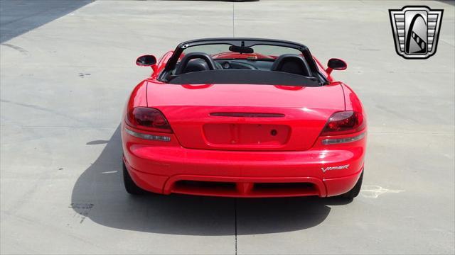 2004 dodge viper srt10