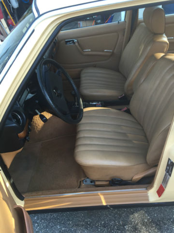 1981 mercedes 300d low mileage very clean