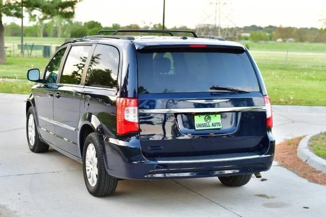 2016 chrysler town & country in omaha, nebraska