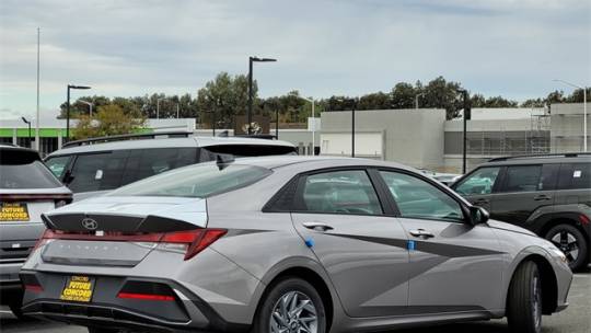 2024 Hyundai Elantra