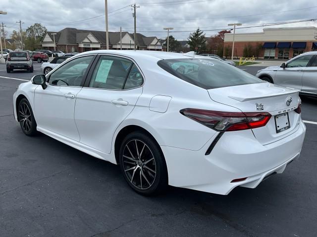 2022 toyota camry se