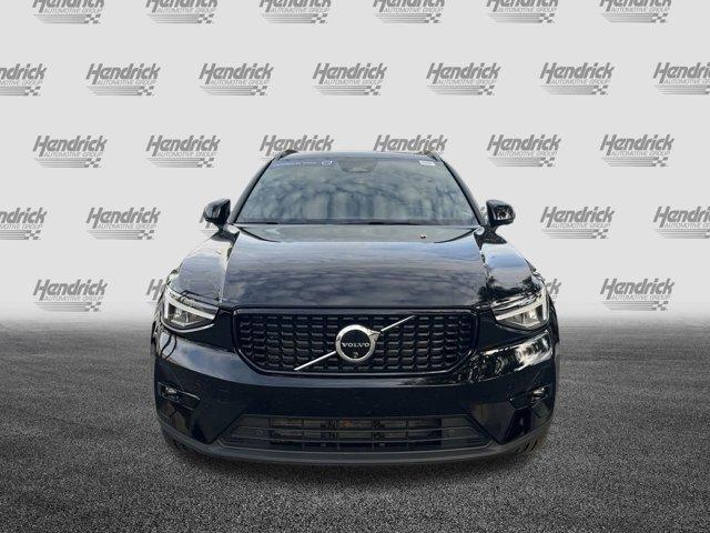 2024 volvo xc40 b5 plus dark theme