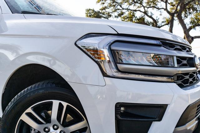 2022 ford expedition xlt