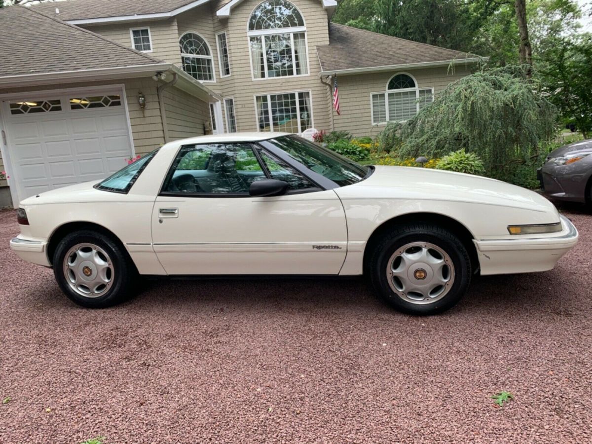 1991 buick reatta coupe 130k miles loaded automatic transmission very clean