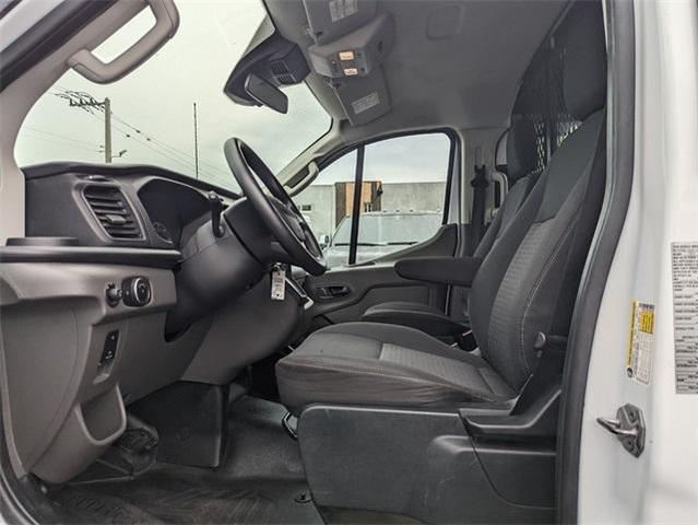 2023 ford transit-250 base