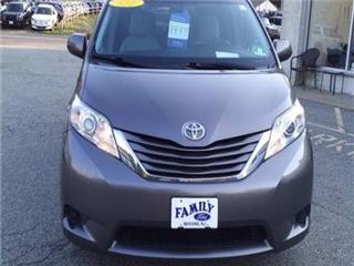 2015 Toyota Sienna le 7-passenger