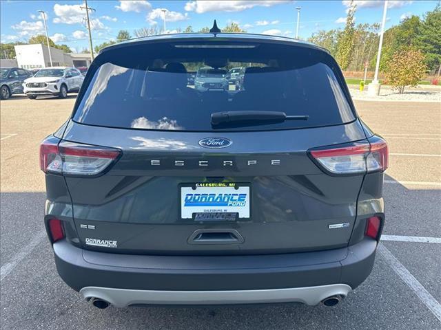 2020 ford escape se