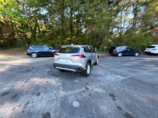 2023 toyota corolla cross le