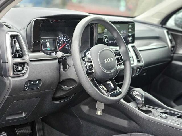 2022 kia sorento lx