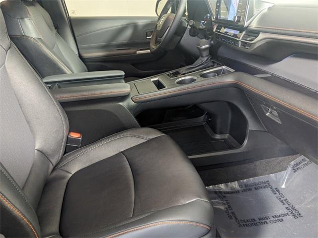2024 toyota sienna xse 7 passenger