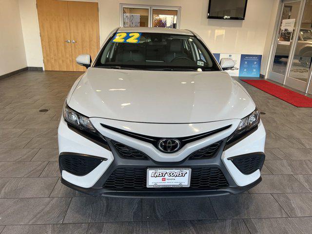 2022 toyota camry se