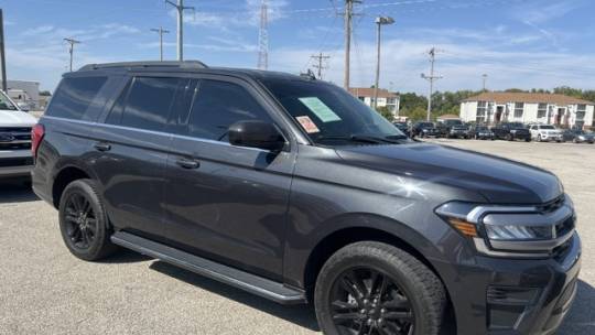2022 ford expedition xlt
