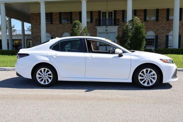 2023 toyota camry le
