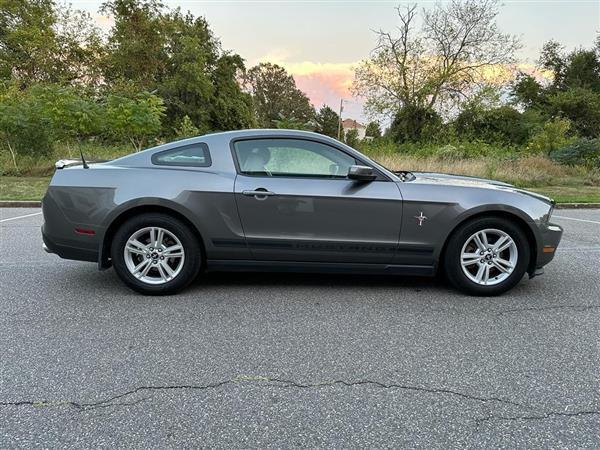 2012 ford mustang v6 premium