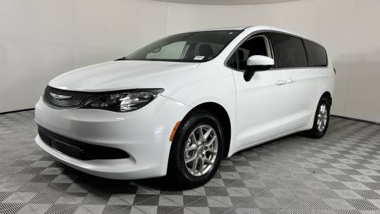 2022 Chrysler Voyager