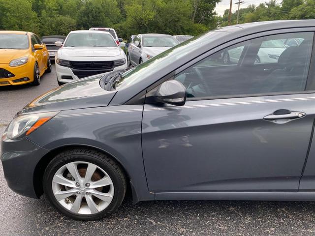 2013 hyundai accent se
