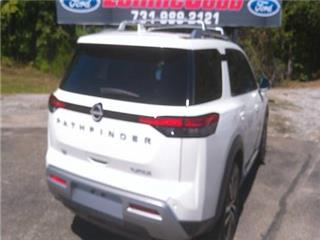 2023 Nissan Pathfinder platinum