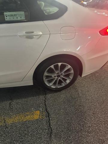 2020 ford fusion se