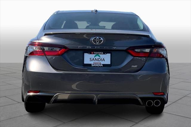 2022 toyota camry se