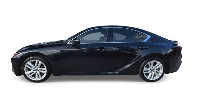 2022 lexus is 300 base