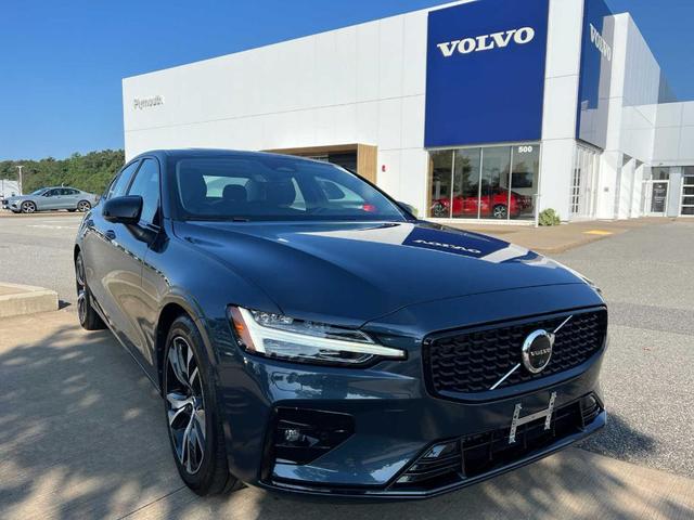2023 volvo s60 b5 plus dark theme