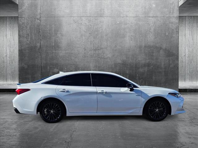 2021 toyota avalon hybrid xse