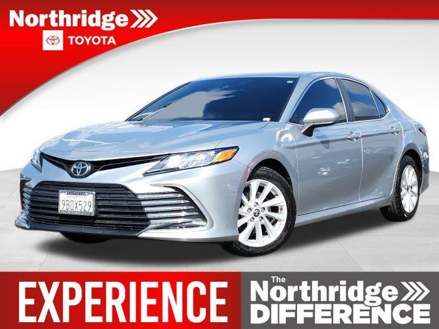 2022 toyota camry le