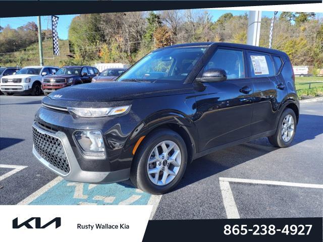 2022 kia soul lx