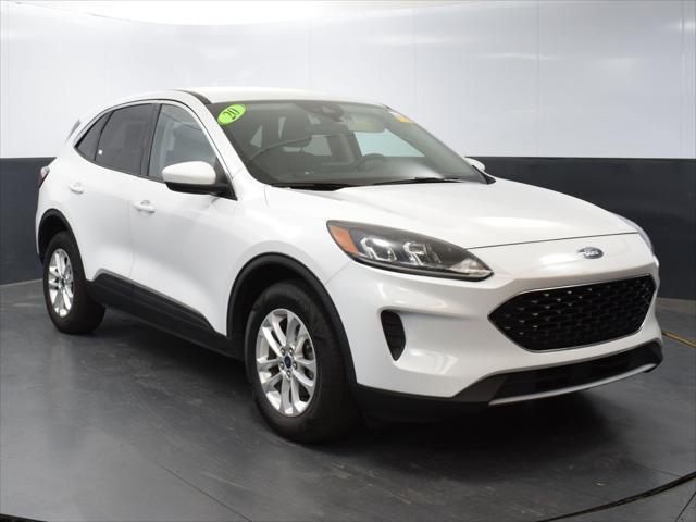 2020 ford escape se