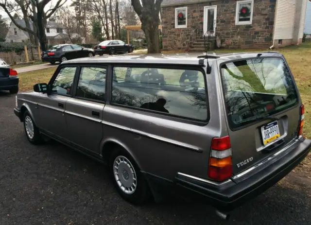 1993 volvo 240 wagon - immaculate