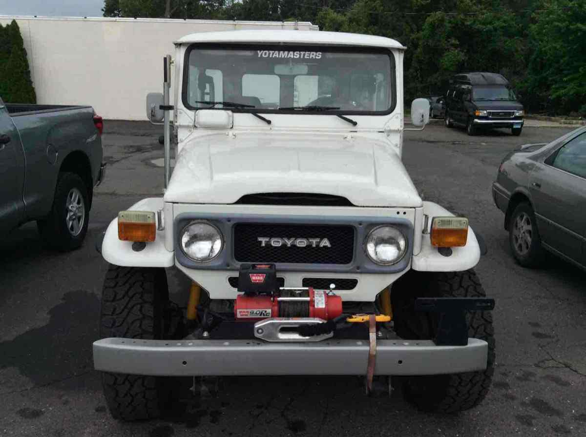 1982 toyota land cruiser suv white 4wd manual fj40