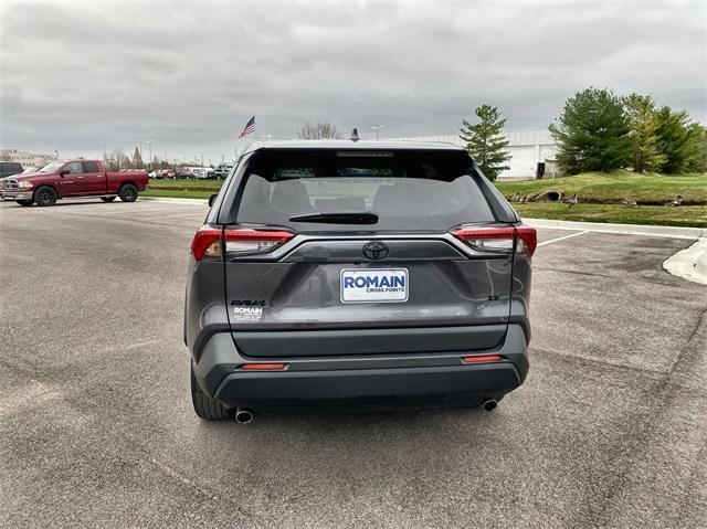 2023 toyota rav4 le