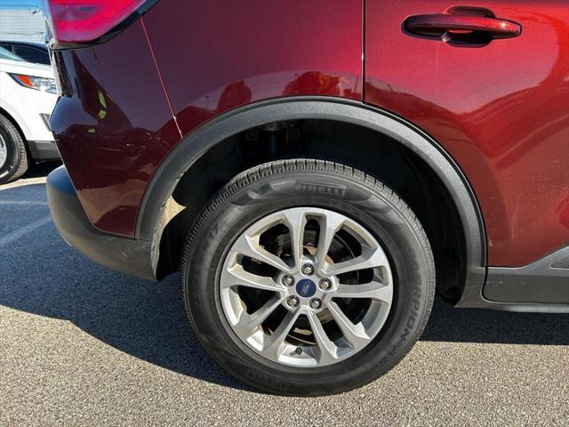 2021 ford escape se