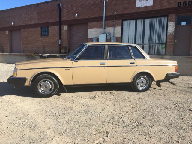 super clean bought new in arizona 1985 volvo 240dl rust free