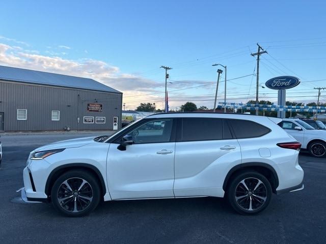 2021 toyota highlander xse
