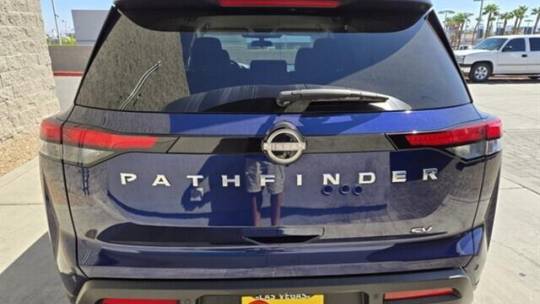 2022 nissan pathfinder sv