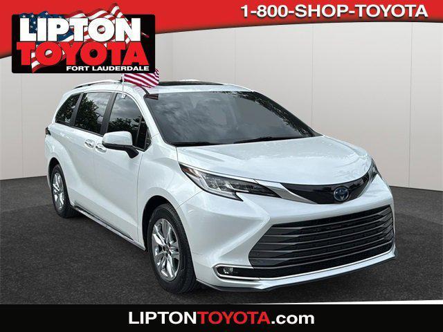 2022 toyota sienna limited 7-passenger