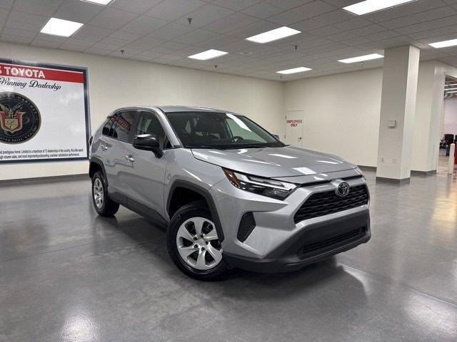 2023 toyota rav4 le