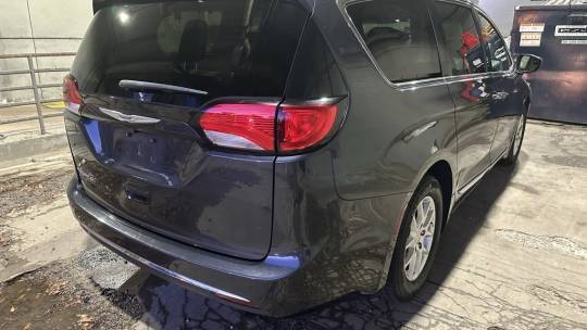 2020 Chrysler se
